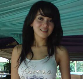 My Online Diary: Syahrini, Seleb Tersesuatu 2011