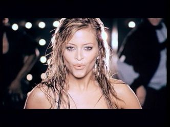 HollyValance-KissKiss15.jpg